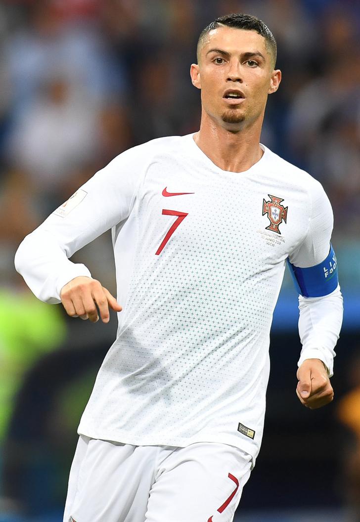 防守反击的教练让战术意图在画面里一目了然